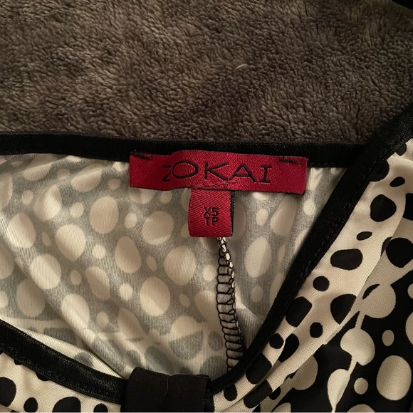 Zokai Flirty Comfortable Blank and White Pattern Dress - Picture 5 of 8